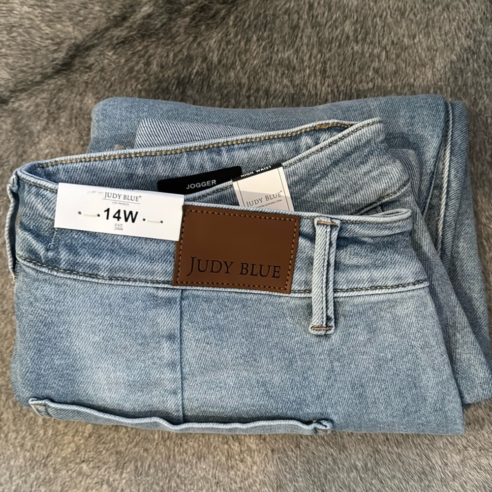 NWT Judy Blue Joggers